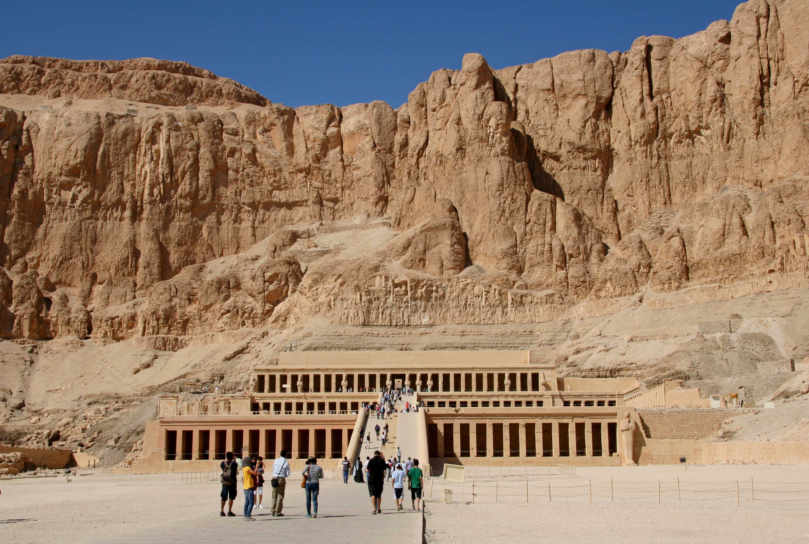 2011-1106-q-hatshepsut-01e