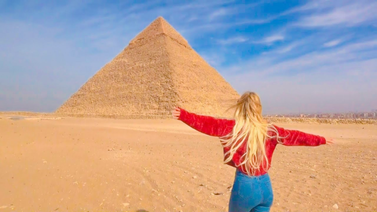 private female tour guide cairo